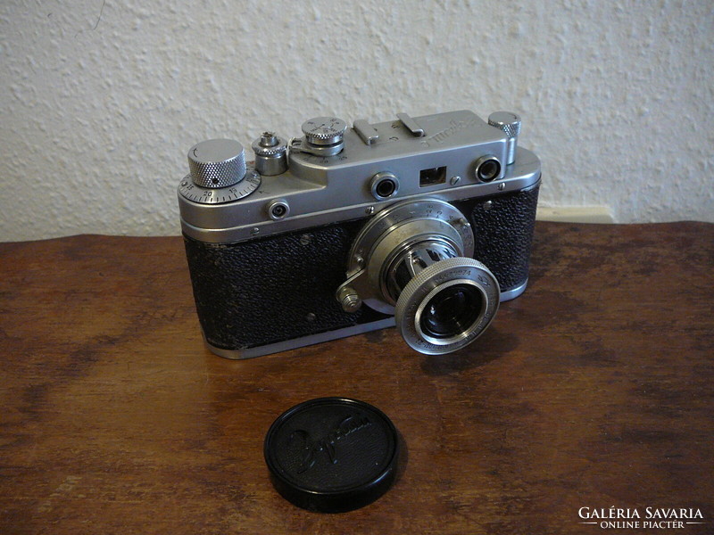 Zorkij C fényképezőgép, Leica kópia eredeti, bőr tokjával.