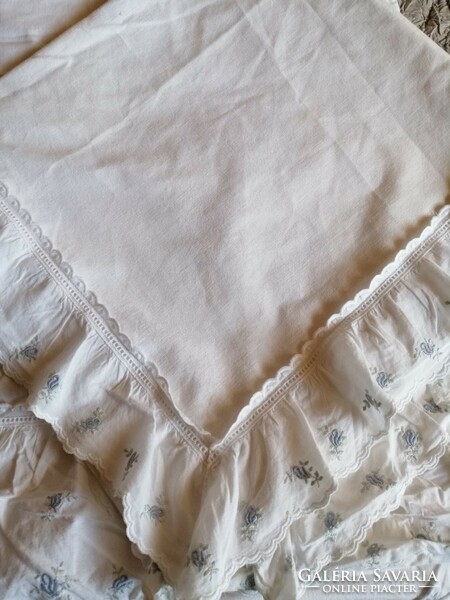 Batiste bed linen