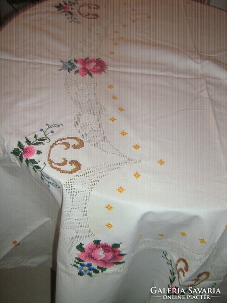 Beautiful Toledo rose tablecloth embroidered with cross stitch