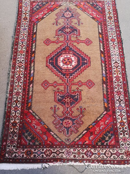 Antik, iráni gyapjú szőnyeg. Kézi csomozású, lakásból.