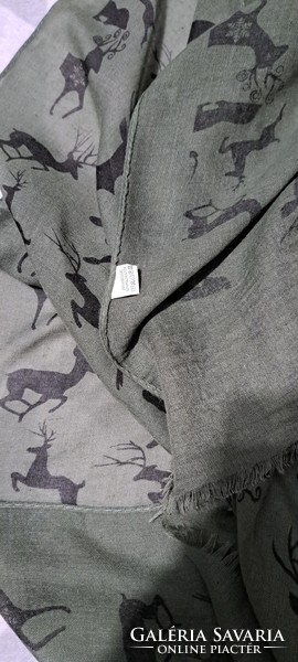 Deer, hunting women's scarf, stole (l4603)