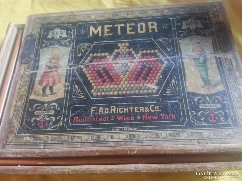 Meteor mosaic game from the 1900s