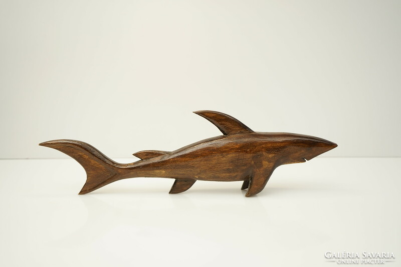 Mid century wooden shark statue / retro old / 42 cm long