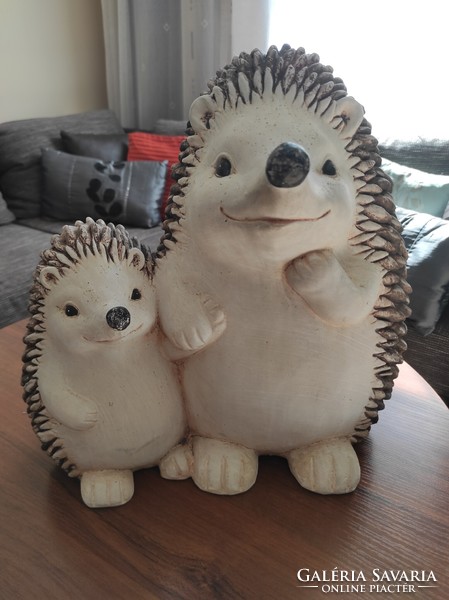 Outdoor ceramic mother-baby hedgehog couple decoration