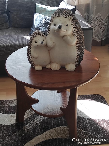 Outdoor ceramic mother-baby hedgehog couple decoration