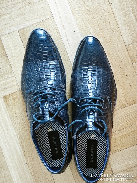 Fekete, Bugatti, új, 45--ös alkalmi férfi cipő.
