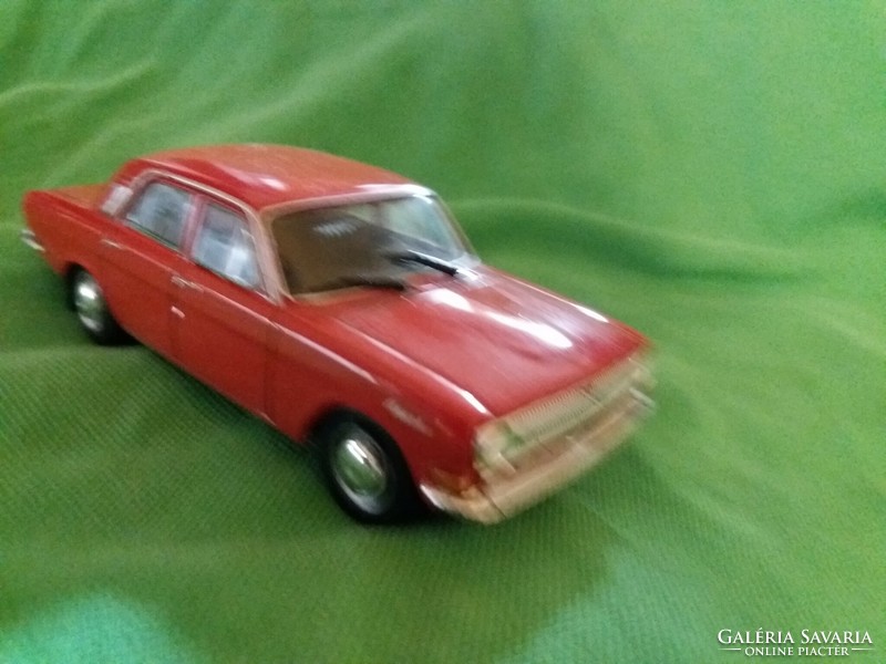 Gaz m - 24 volga metal model car 1:43 in good condition according to the pictures