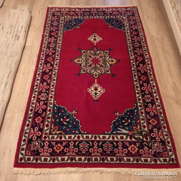 Hand-knotted wool rug, 160 x 98 cm