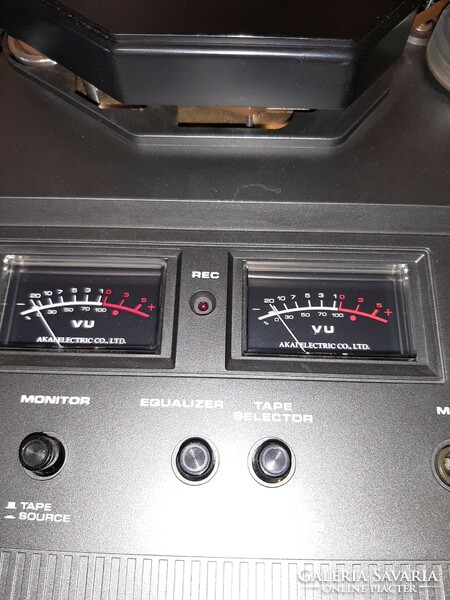 Akai gx 215d reel-to-reel tape recorder