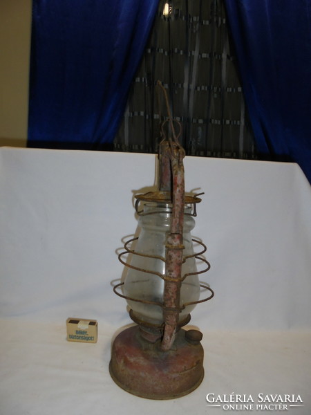 Antik, nagy méretű petróleum lámpa, viharlámpa