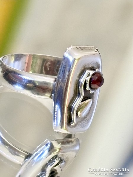Kézi készítésű vintage ezüst gyűrű, gránát kővel ékesítve