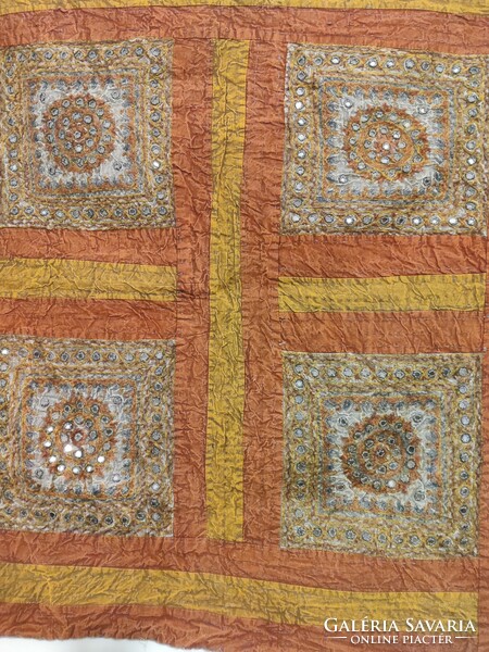 Indiai tükrös textil falikép