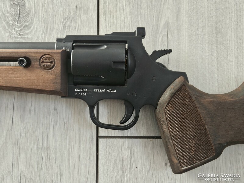 Keserű Onesta gumilövedékes revolverpuska