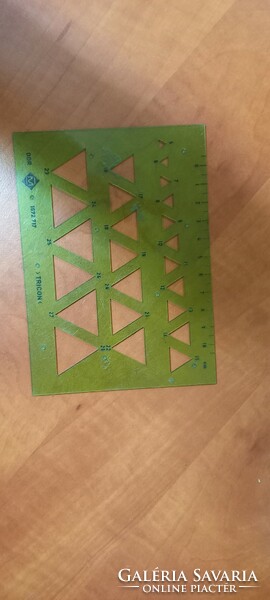 Háromszög sablon vonalzó DDR Tricon
