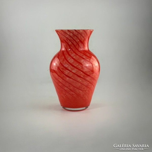 Muranoi "örvénylő korall" üveg váza