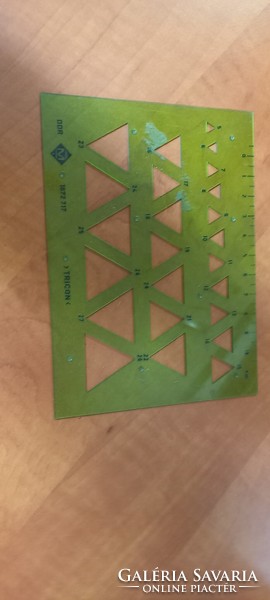 Háromszög sablon vonalzó DDR Tricon