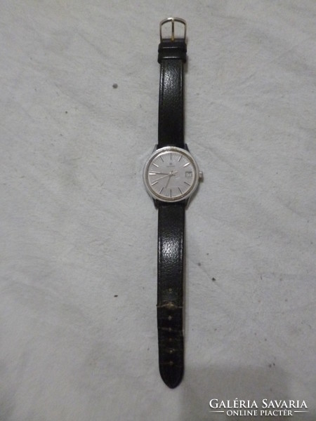 Old wind-up Swiss Marvin men's wristwatch with date