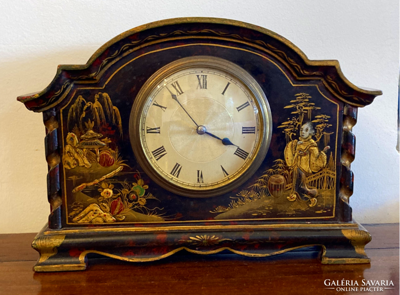 Chinoiserie table clock