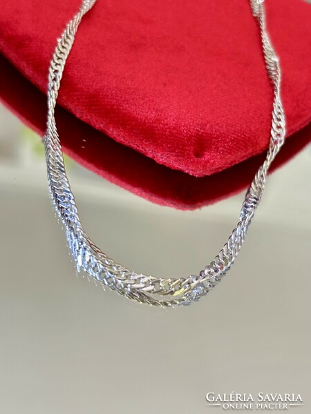 Gyönyörűséges, ragyogó ezüst nyaklánc