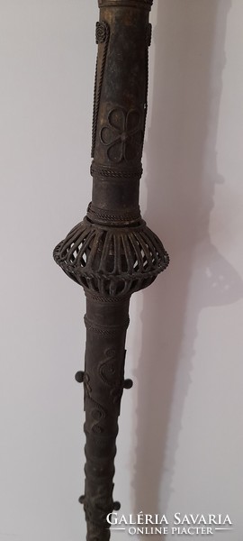 Nagyméretű filigránozott fém ópium pipa szarvas dísszel 61 cm