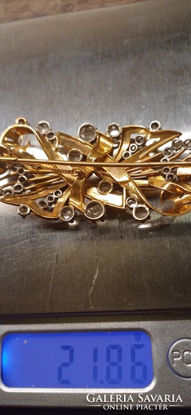 14 Carat gold brooch, (cca: 3 ct) 32 Dutch roses with diamonds 32 21.9 g
