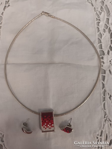 Eladó régi kézműves ezüst piros, fehér swarovski köves garnitúra  lánc,medál,fülbevaló!