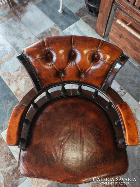 Very very rare classic antique chesterfield leather swivel chair authentic captain's chair from 1967