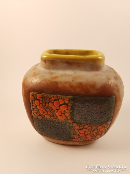 Várdeák Ildiko's small vase