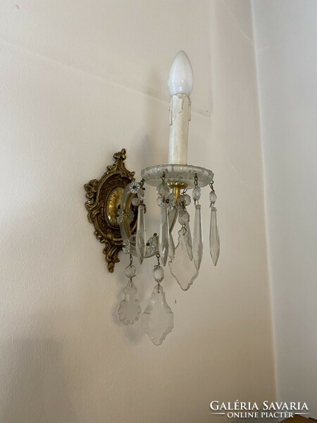 Crystal chandelier with wall arms