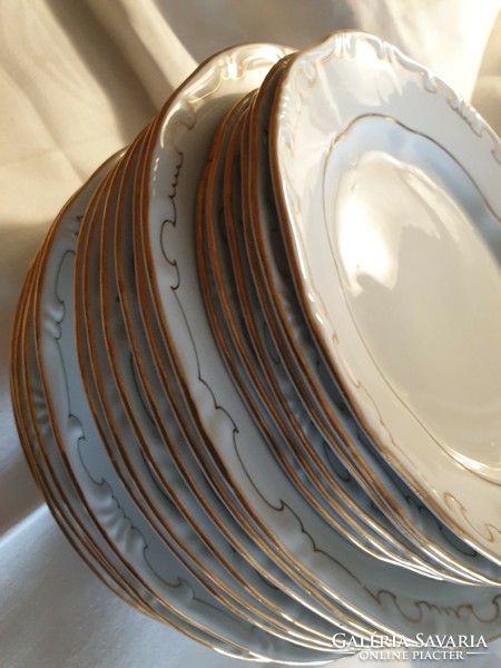 Zsolnay feathered plates tableware