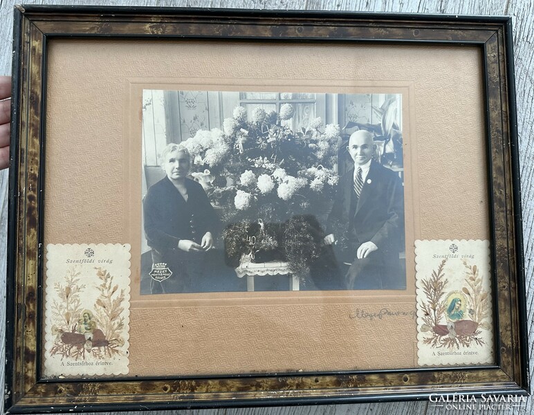 40th wedding anniversary picture framed with dried flowers