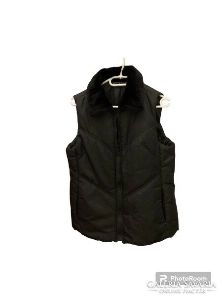 Black puffer vest m