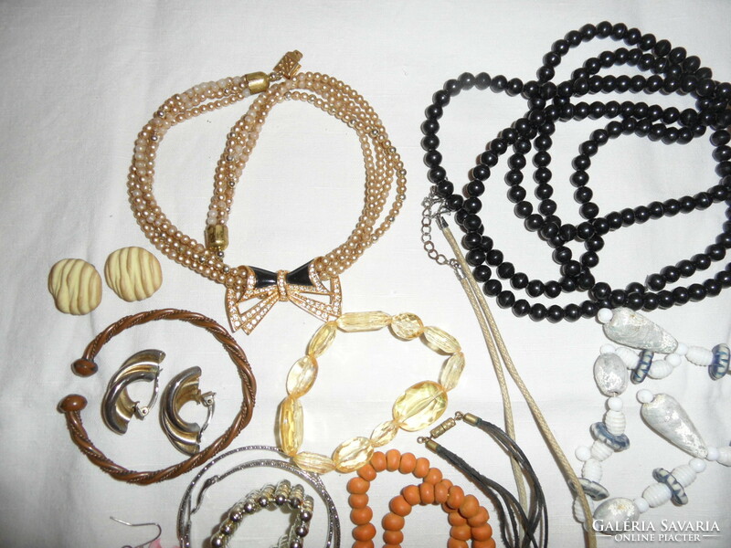 Older jewelry package (25 pcs)