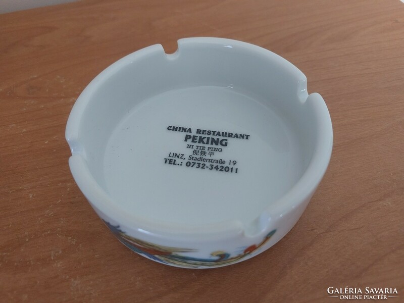 (K) nice little Chinese porcelain ashtray