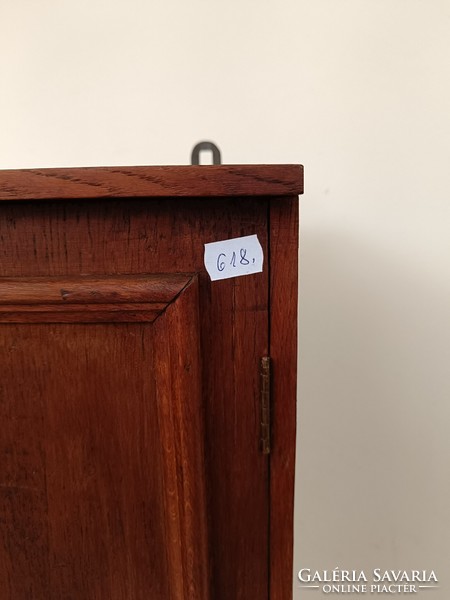 Antik kis gyógyszeres fali szekrény fa szekrényke zárja nincs 618 8573