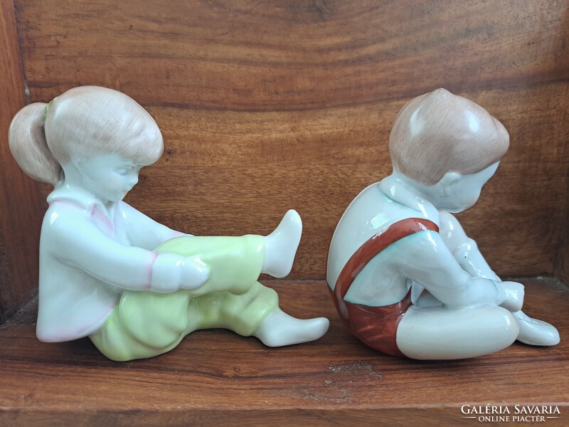 A pair of Budapest aquincum porcelain figurines