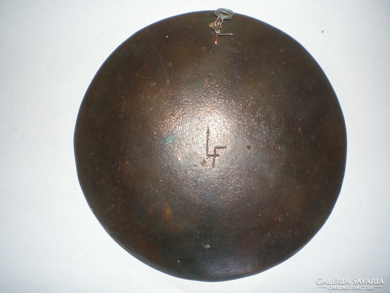 Bronze cast horoscope os ! ! Weight 807 grams, wall remote, marked l f