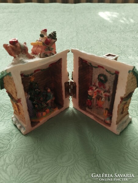 Christmas house, opening, resin