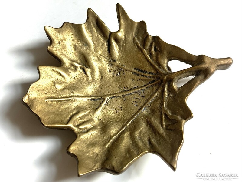 Embossed wooden leaf-shaped old bronze jewelry depositing bowl, bowl