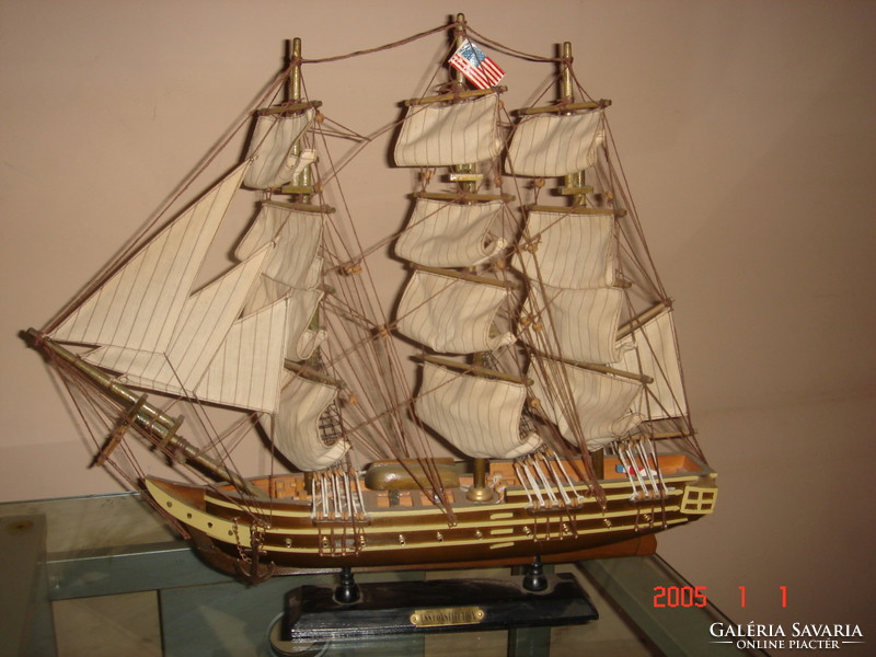 Uss constitutioni: three-masted sailing ship