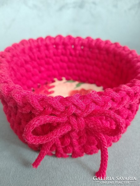 Crochet spring storage