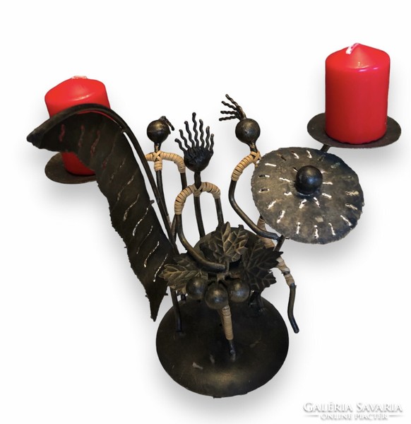 Retro shaped-figural iron candle holder