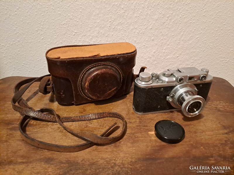 Szép Zorkij fényképezőgép, nem Zorkij C!, Leica kópia, eredeti, de hiányos bőr tokjával.