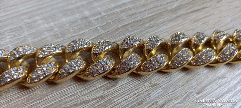 Thick bracelet with gold-plated zirconia stones