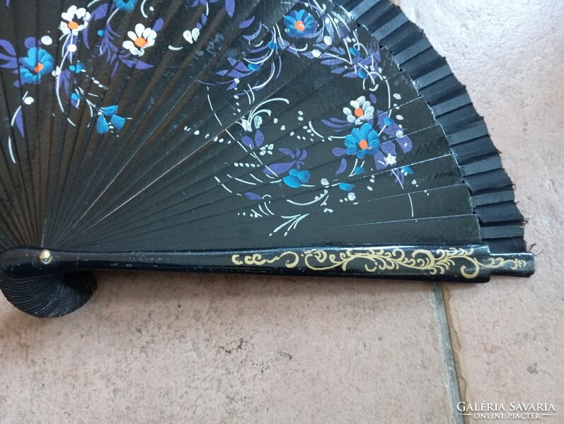 Fan - lacquered wood, hand painted, flawless, oriental, black