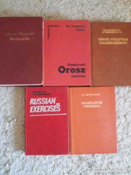 Orosz nyelvkönyvek.