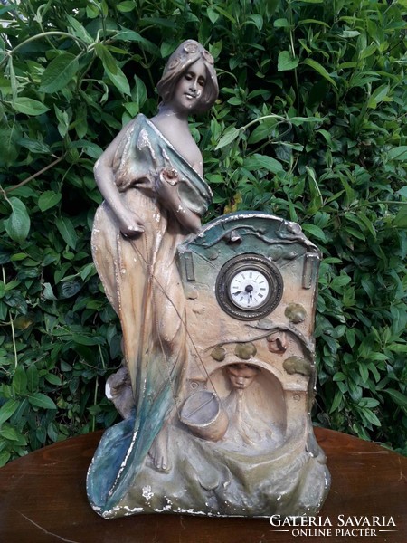 65 Cm Art Nouveau clock.