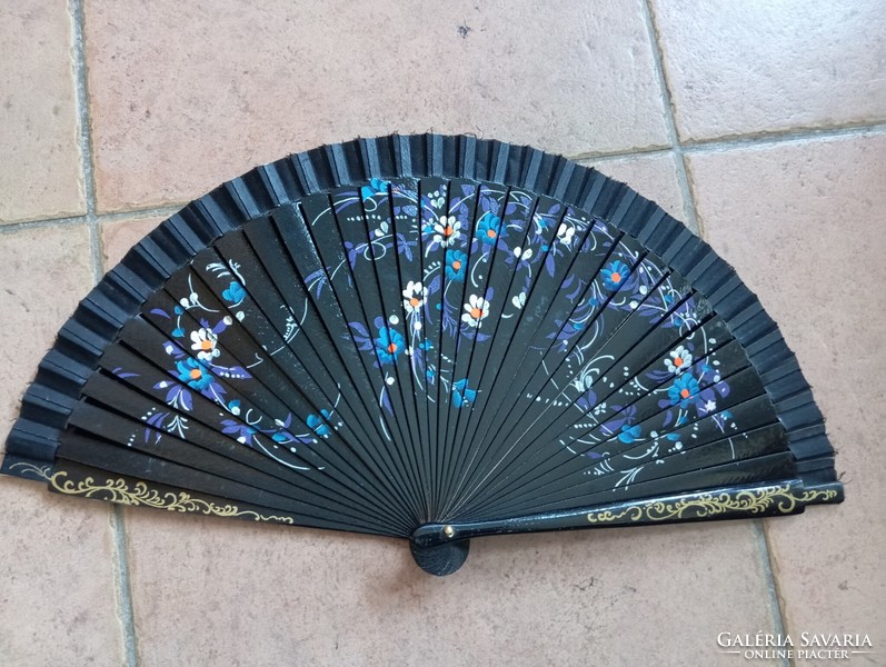 Fan - lacquered wood, hand painted, flawless, oriental, black