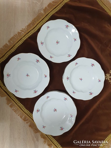 Barokk Zsolnay porcelán tányérok virágmintával