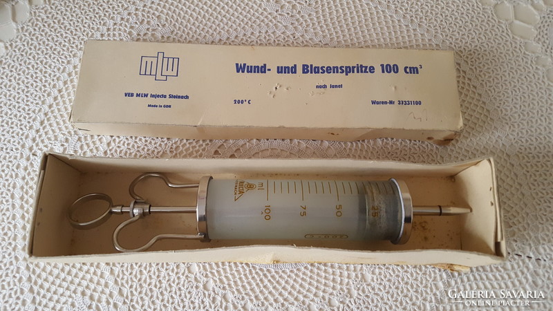 Régi GDR orvosi üveg fecskendő,farkasfecskendő